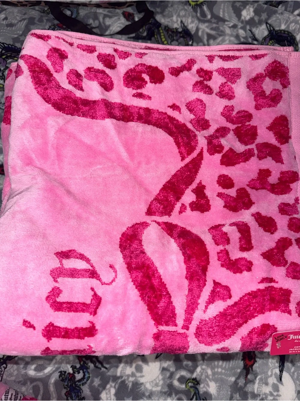 Juicy Couture Hot Pink Leopard Print Towel Set